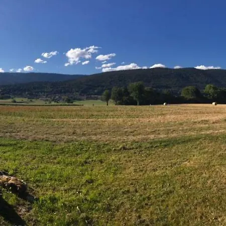 Centre Sportif Du Plateau Hébergement de vacances Preles